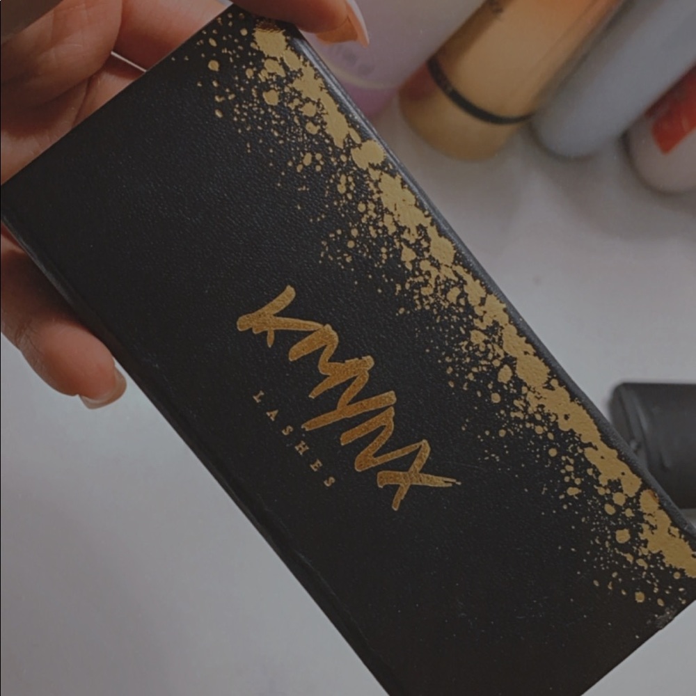 Brand New KMYNX Lashes SA684 “EXTRA”.